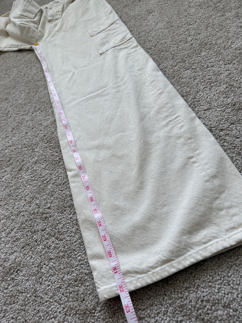 Frame High Rise Baggy Pocket Jean in Parchment Cream Carpenter Cargo Pants - Picture 13 of 13